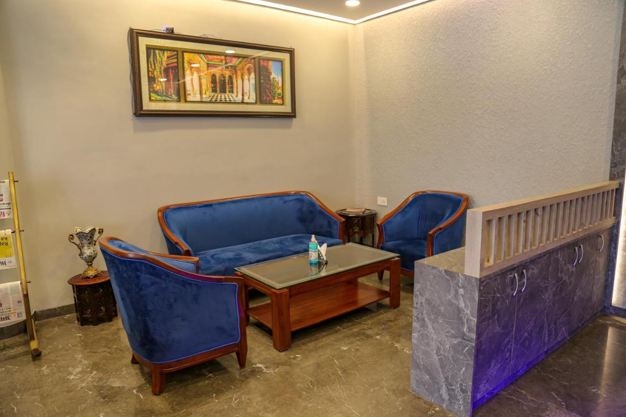Four Leaf Hotel - Sapphire Blue, Варанасі Екстер'єр фото